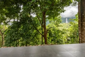 Villa overlooking the waterfall and jungle - Image 4
