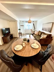 Cozy Lakeview Suite - Image 2