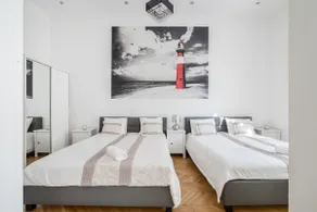 Spacious Stay at Bank Center   Parlament Neighbor - Image 3