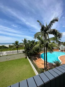 Apartment in front of the beach - Image 3