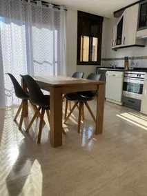 Bright and cozy apartment. - Image 3