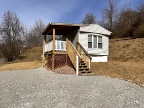 Convenient, Comfortable and Cozy Home - Image 2