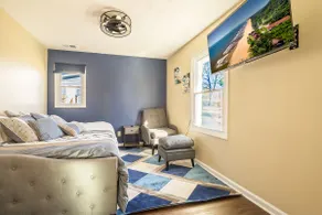 Cozy Staycation Getaway with Huge Backyard - Image 4
