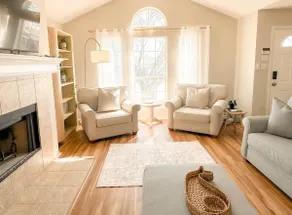 Cozy & artistic house near nature & attractions - Image 3