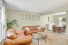 Naperville/Aurora | Fenced Yard! - Image 2