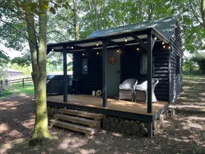 Luxury Woodland Lodge - Image 2