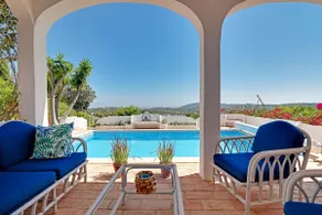 Spectacular ocean views. - Image 2