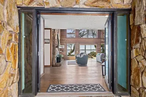 Lakeside Villa - Image 3