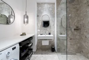 Glam 1BR Suite, Easy City Path by HM - Image 5