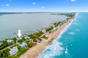 Aquarius South: Luxe 10BR/6BA , w/ heated swimming pool+spa, private dock & more - Image 3