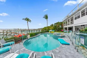 Aquarius South: Luxe 10BR/6BA , w/ heated swimming pool+spa, private dock & more - Image 5