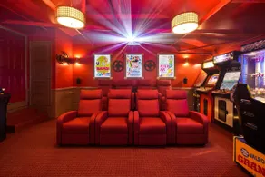 The Disneyland Dream: Arcade, Theater, Play, Golf+ - Image 4
