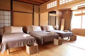 Limited to one group per day! Stay in a renovated, private, old house - Image 2