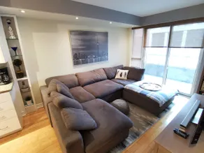 Toronto style condo - Image 3