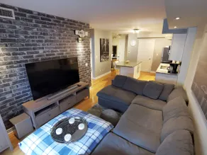 Toronto style condo - Image 2