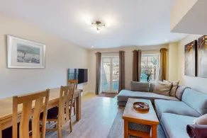 3-Bed · 3-Bath · 11am Checkout · Garden · Parking - Image 2