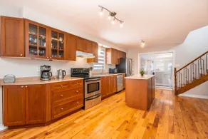Cottage right across Lake Simcoe in Innisfil - Image 4