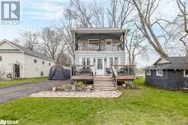 Cottage right across Lake Simcoe in Innisfil - Image 2