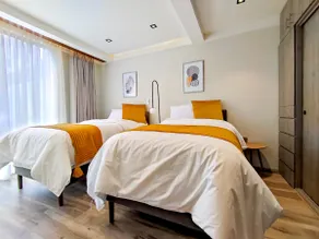 Zen Charm in Heart of Roma: Unique Osaka-Style Apt - Image 3