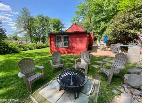 Enjoy Lake Wallenpaupack at the Little Red Cottage - Image 2