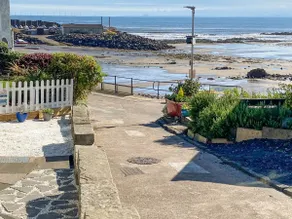 Beach Cottage - Image 4