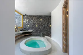 Santorini's Rising Sun Private Villa - Image 3
