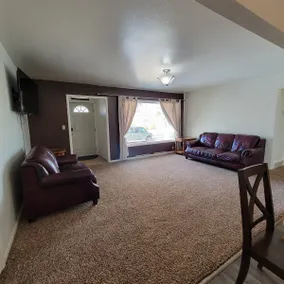Meadowbrook Retreat Entire House - Image 3