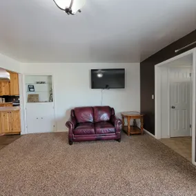 Meadowbrook Retreat Entire House - Image 4