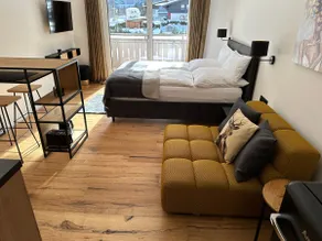 Studio apartment with mountain view - Image 4