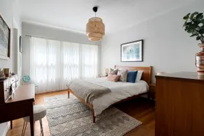 Spacious Boho Vintage,Bishop Art, Downtown No.1914 - Image 2