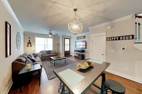 Nash Townhouse*Free Parking - Image 3
