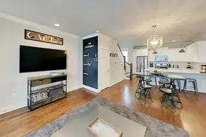 Nash Townhouse*Free Parking - Image 4
