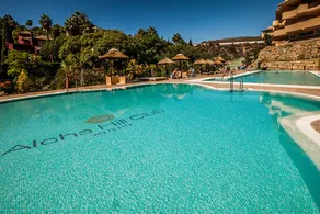 Stunning 2 Bedroom Apartment in Aloha Hill Club - Image 3