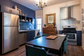 The Gallery Loft walk to Frankfort Ave's dining! - Image 4