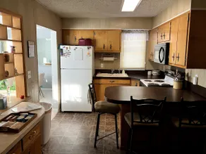 Downtown Bungalow - Image 5