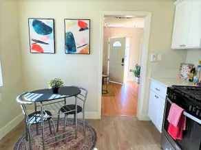 Cozy home near dwntwn + dog friendly - Image 5