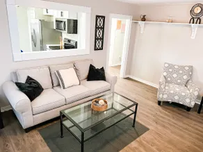 Cozy Home on College Ave - Image 3