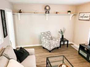 Cozy Home on College Ave - Image 4