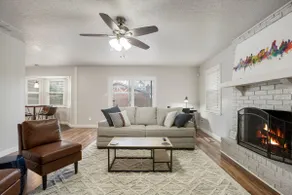 Charming home with King suite - Image 3
