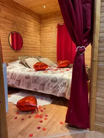 Romantic cottage with sauna and outdoor hot tub - Image 2