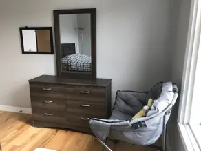 Entire 2bdr with a living room - Image 4