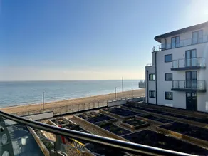 SoHot Stays Royal Sands Seaview Apt Free Parking Sleeps 4 - Image 5