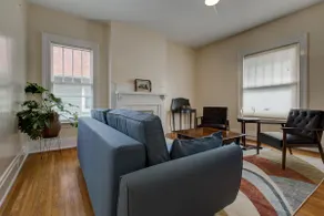 Downtown Hampton Court Unit 4 - Image 4