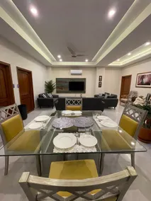 Luxury condo by Aventus - Image 2