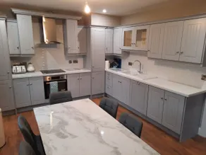 Stunning new 4 bedroom house. - Image 3
