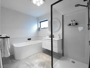 Albatross Rise - Modern Family Home - Image 4