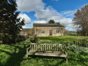 Private hideaway with wonderful views - Image 2