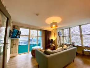 Elegant Apartment inc. Parking - Image 3