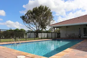 4/3.5 SF with Pool, Near Delray, Boca & Wellington - Image 2