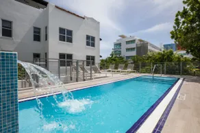 Oasis In Miami Beach with Pool ! - Image 2